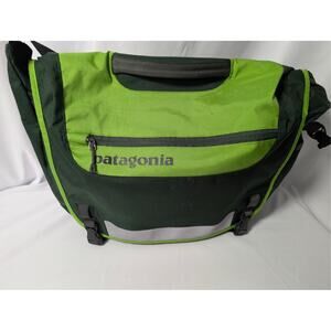 Patagonia Half Mass Messenger Bag Green Large Laptop Crossbody Laptop